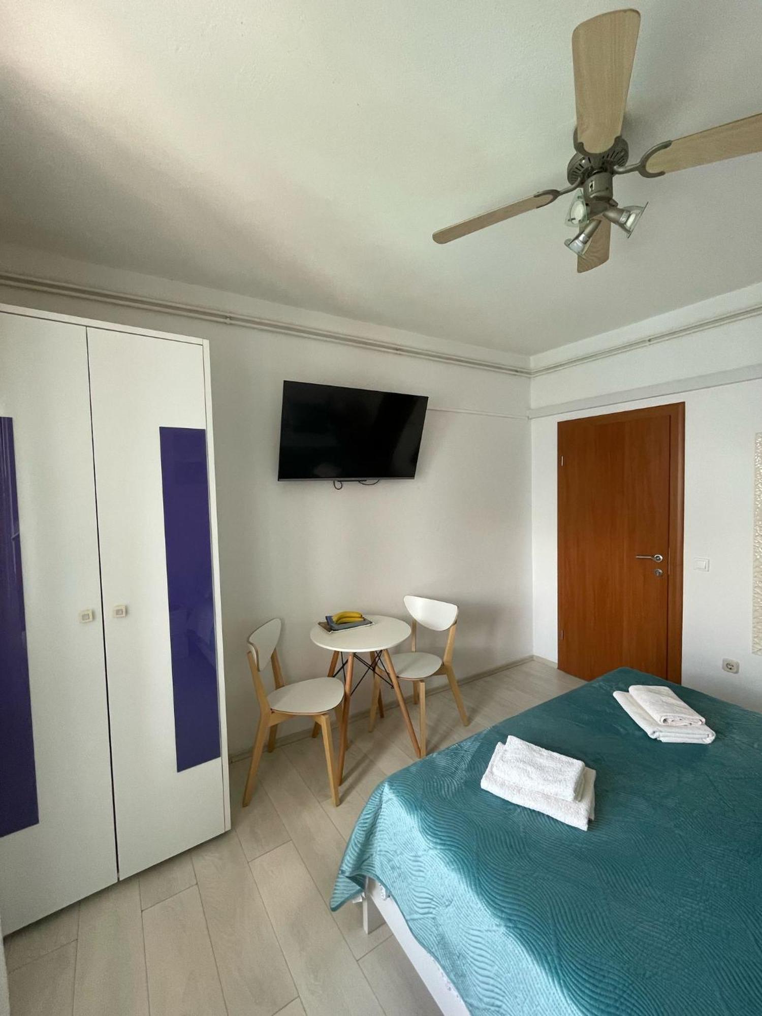 Apartments & Room Nina Korcula Town Exterior photo