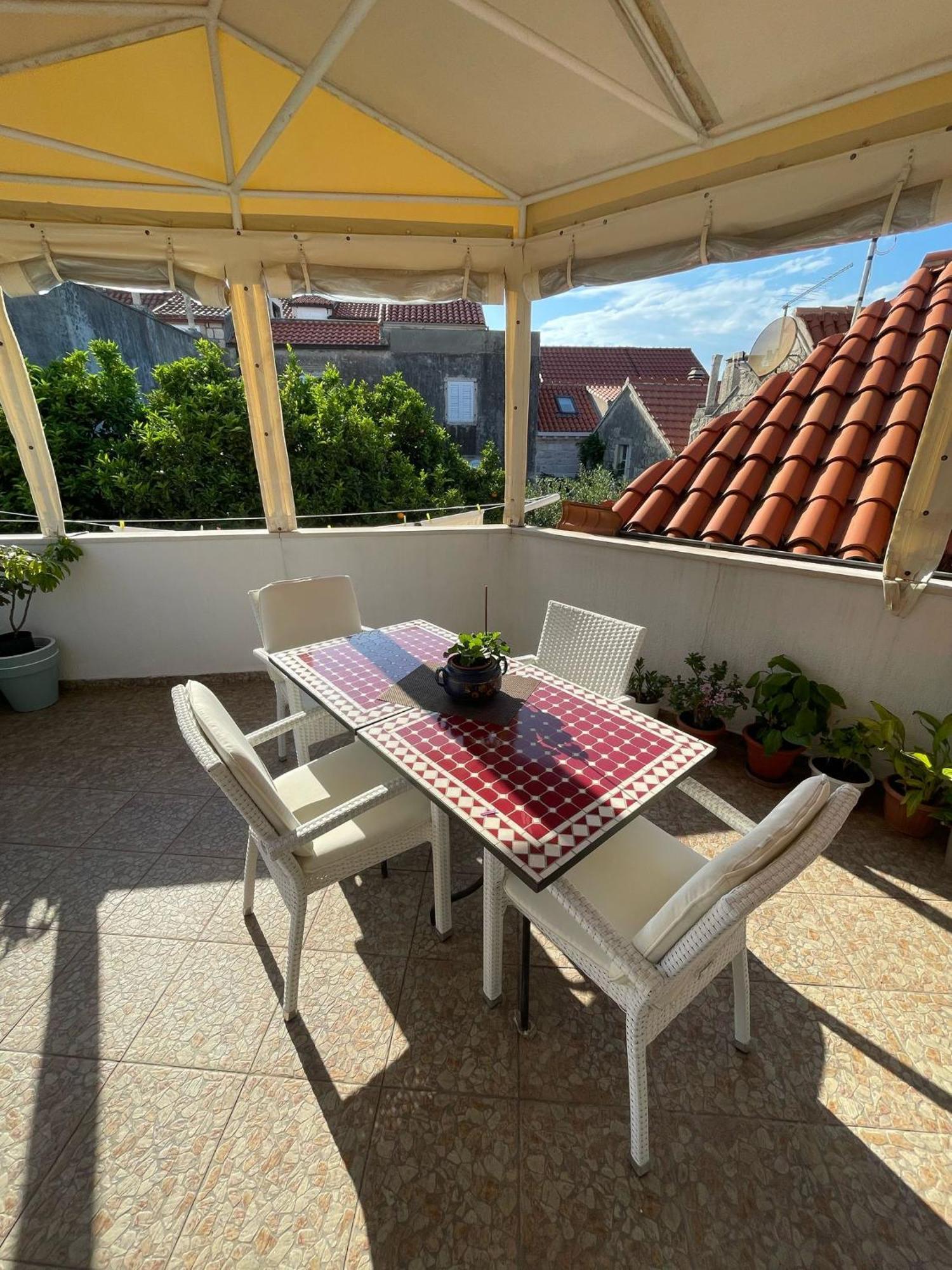 Apartments & Room Nina Korcula Town Exterior photo